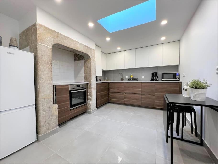 Location Spacious Charming 2 Great Views