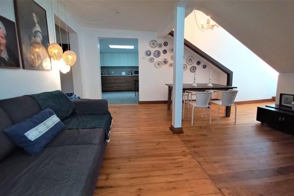 Location Spacious Charming 2 Great Views *