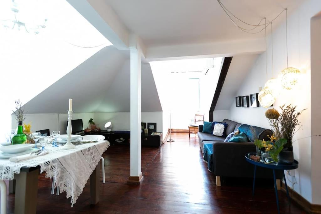 Location Spacious Charming 2 Great Views *